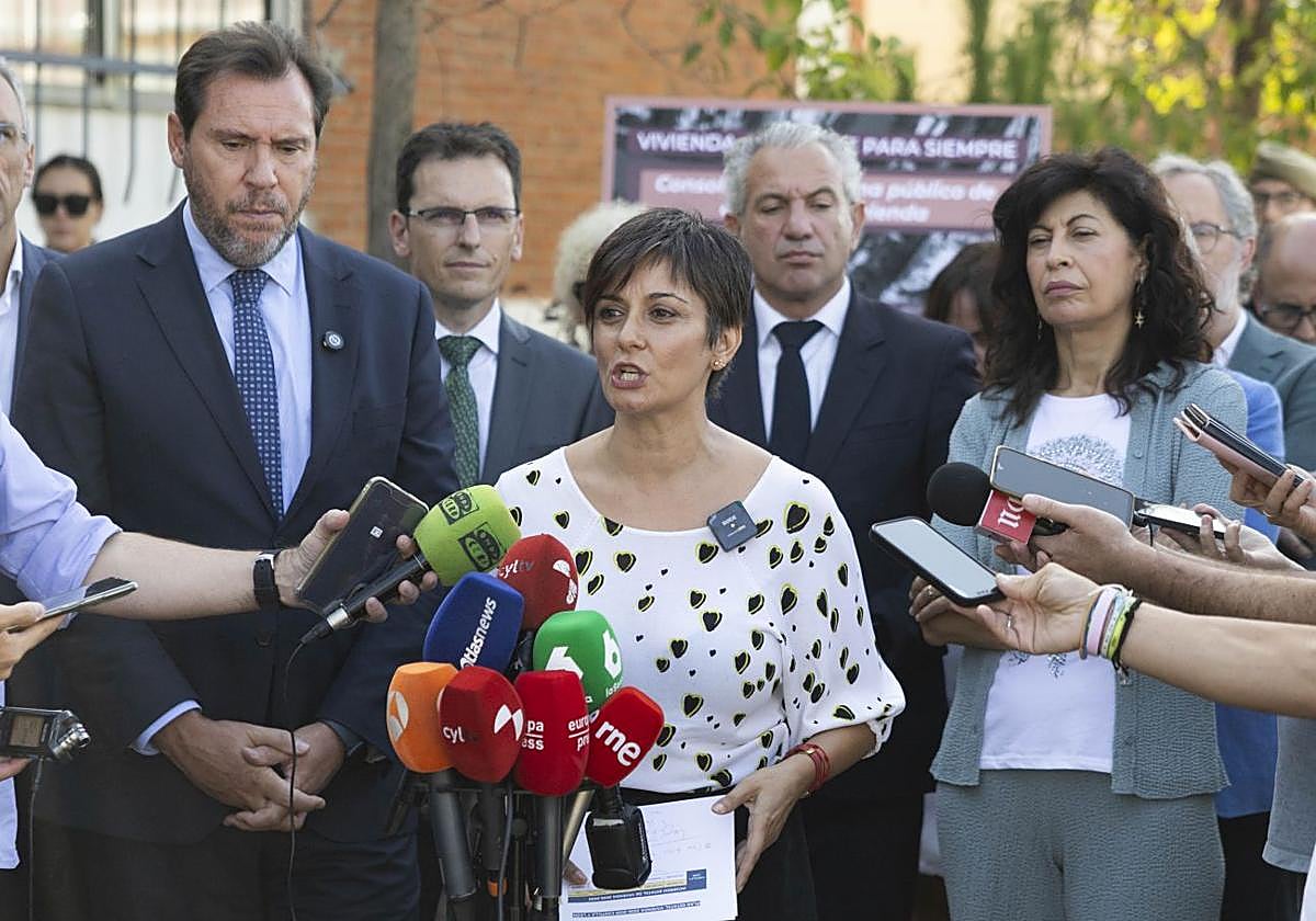 Óscar Puente y Ana Redondo, en su última visita a la ciudad, para acompañar a la ministra de Vivienda, Isabel Rodríguez, a petición suya.