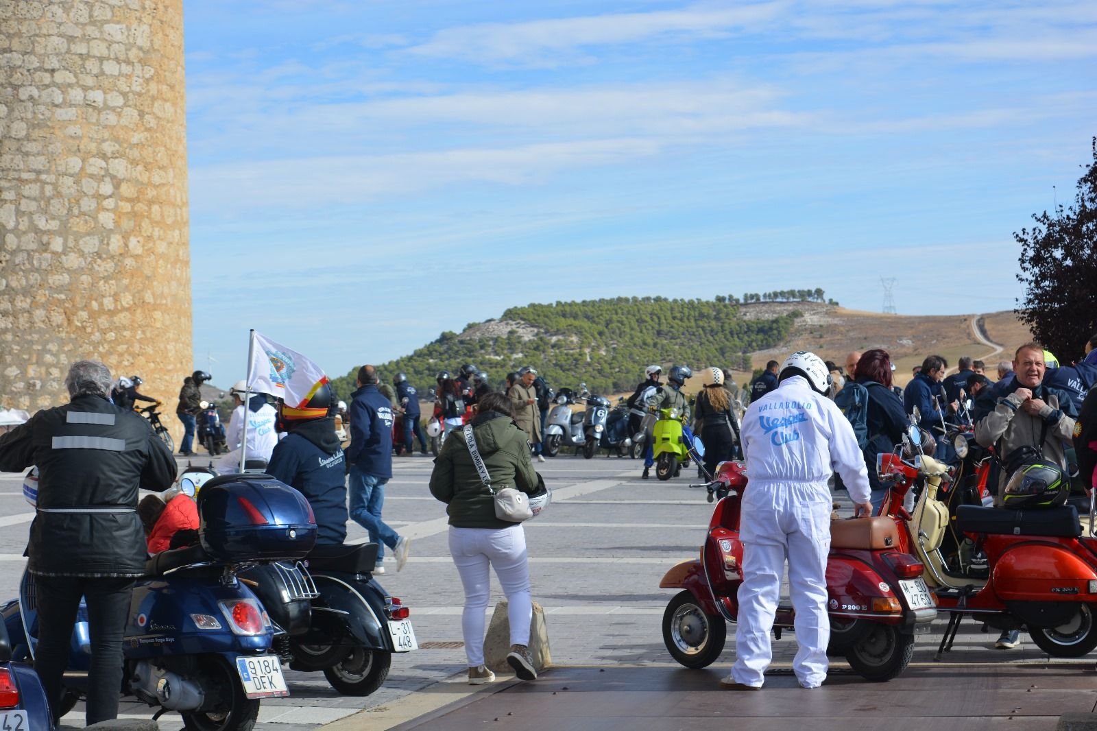 Así ha transcurrido la ruta de scooters y vespas por la provincia