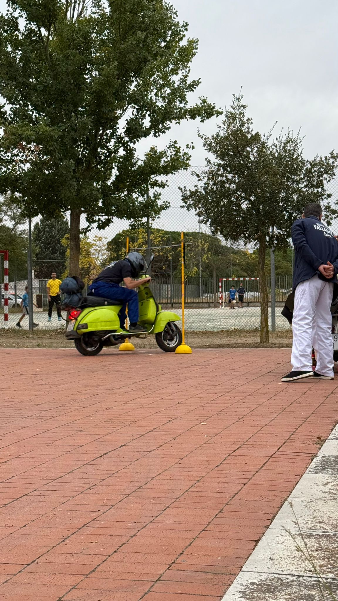Así ha transcurrido la ruta de scooters y vespas por la provincia