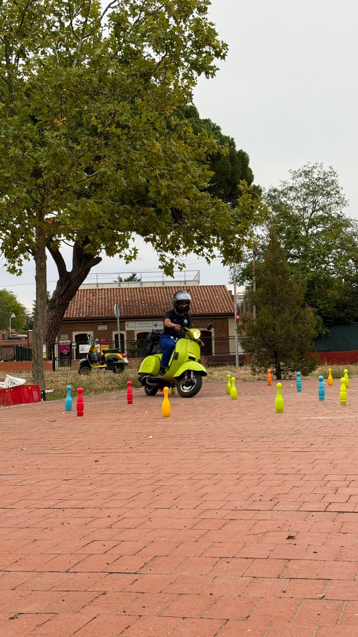 Así ha transcurrido la ruta de scooters y vespas por la provincia