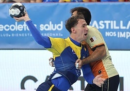 Fotos del partido entre el Balonmano Atlético Valladolid y el Guadalajara