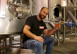 El presidente de la Asociación Española de Cerveceros Artesanos Independientes, Mateo Sanz, en su fábrica de Segovia.