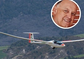 Un planeador Lak-17 similar al que pilotaba Javier Sánchez (en el círculo), fallecido este viernes en el accidente aéreo en La Atalaya.
