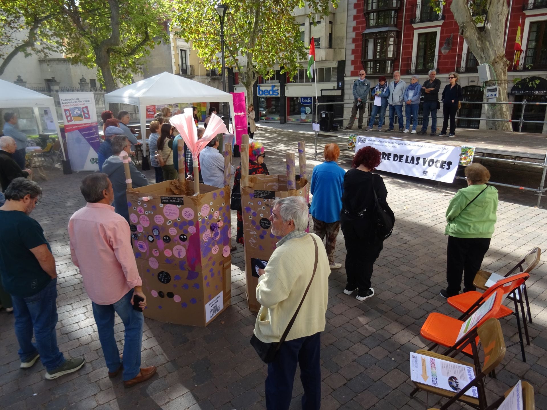 Día de los vecinos en la Plaza de la Universidad de Valladolid