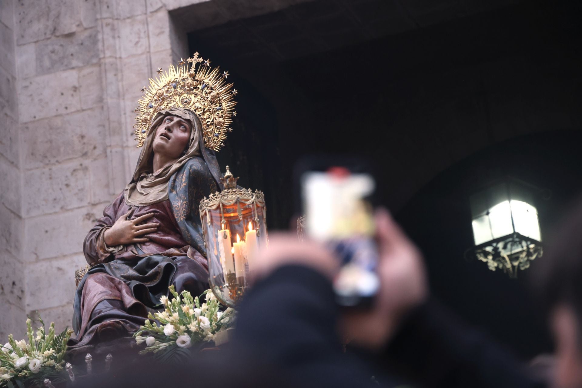 Las fotos de la procesión de clausura de la Misión evangelizadora Cofradía de Nuestra Señora de las Angustias