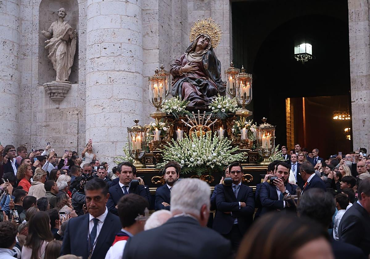 Las fotos de la procesión de clausura de la Misión evangelizadora Cofradía de Nuestra Señora de las Angustias