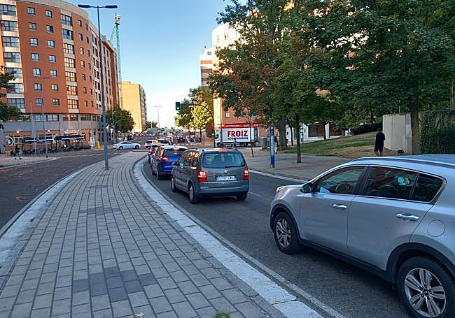 Retenciones en Ciudad de la Habana por las obras de la red de calor de Parquesol.
