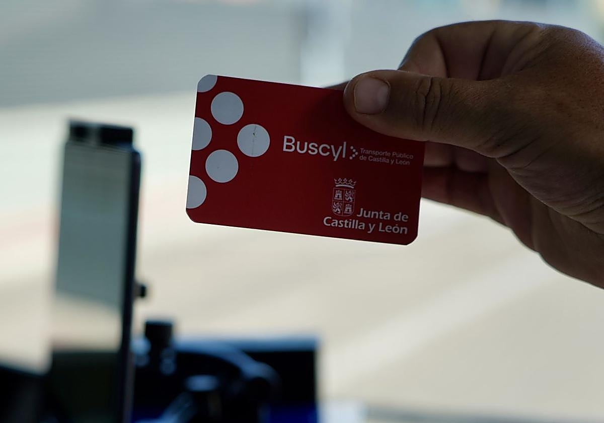 Una tarjeta de Buscyl.