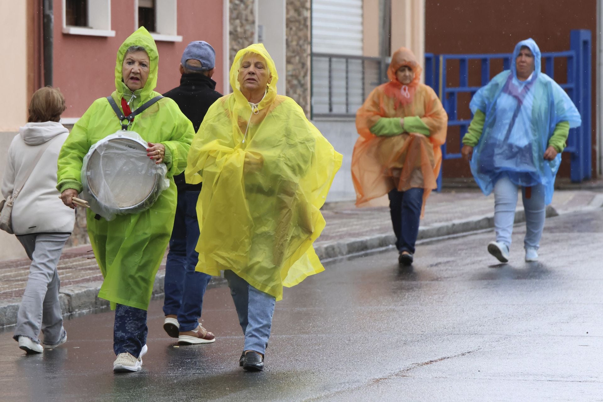 Las imágenes del encierro del domingo en las fiestas de Íscar