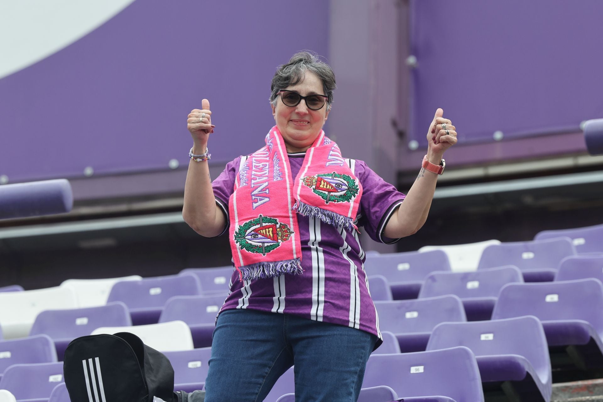 Búscate en la grada del Real Valladolid-Cultural Leonesa 1/4