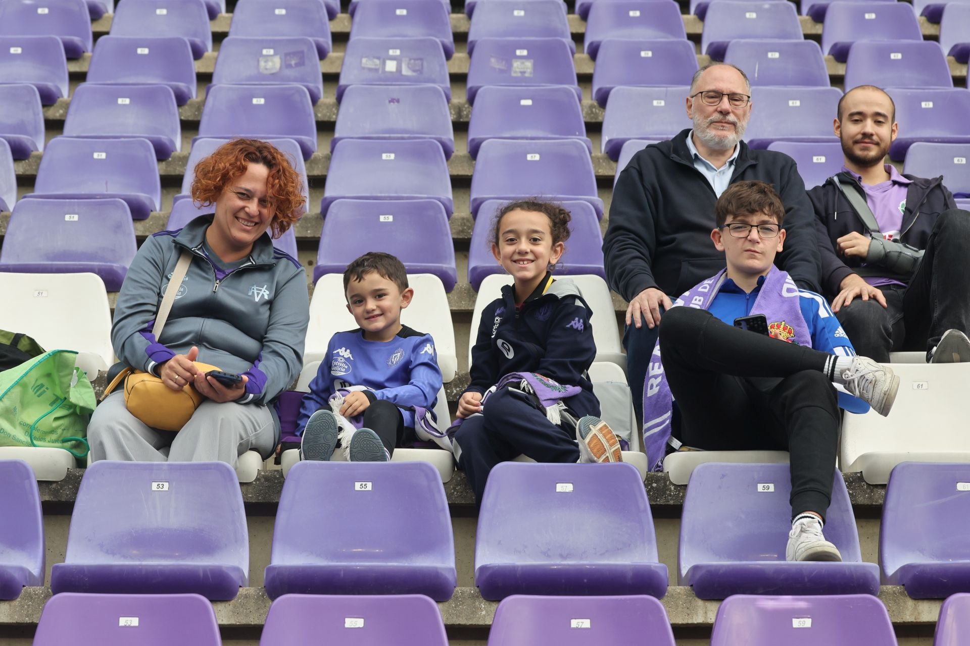 Búscate en la grada del Real Valladolid-Cultural Leonesa 2/4