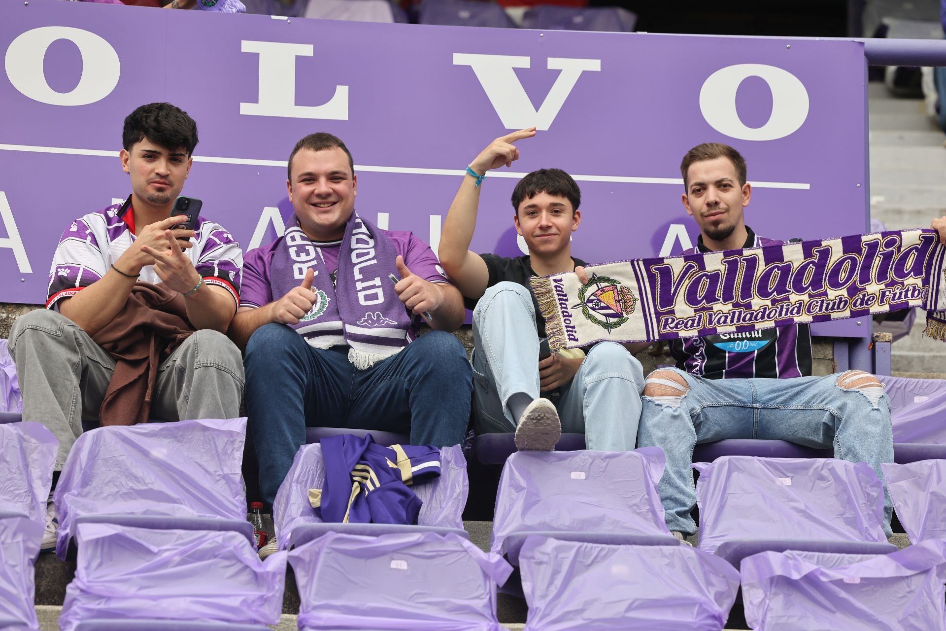 Búscate en la grada del Real Valladolid-Cultural Leonesa 4/4