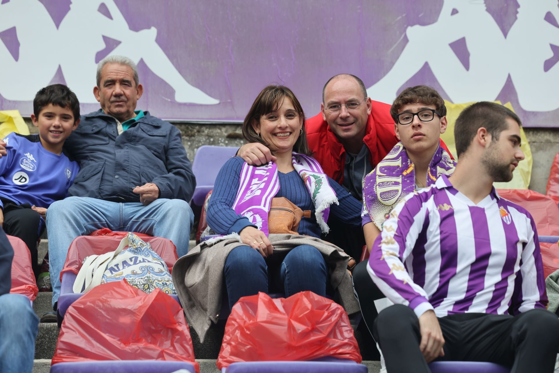 Búscate en la grada del Real Valladolid-Cultural Leonesa 4/4