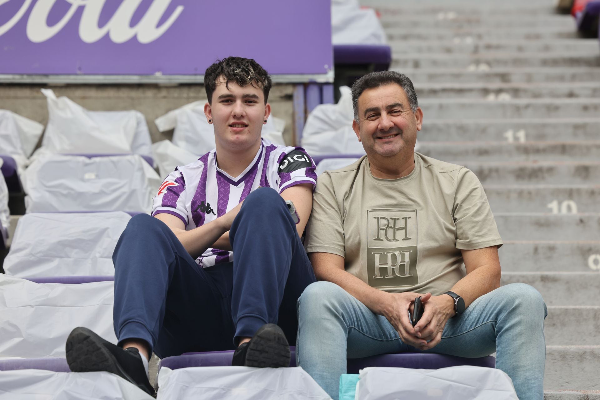Búscate en la grada del Real Valladolid-Cultural Leonesa 4/4