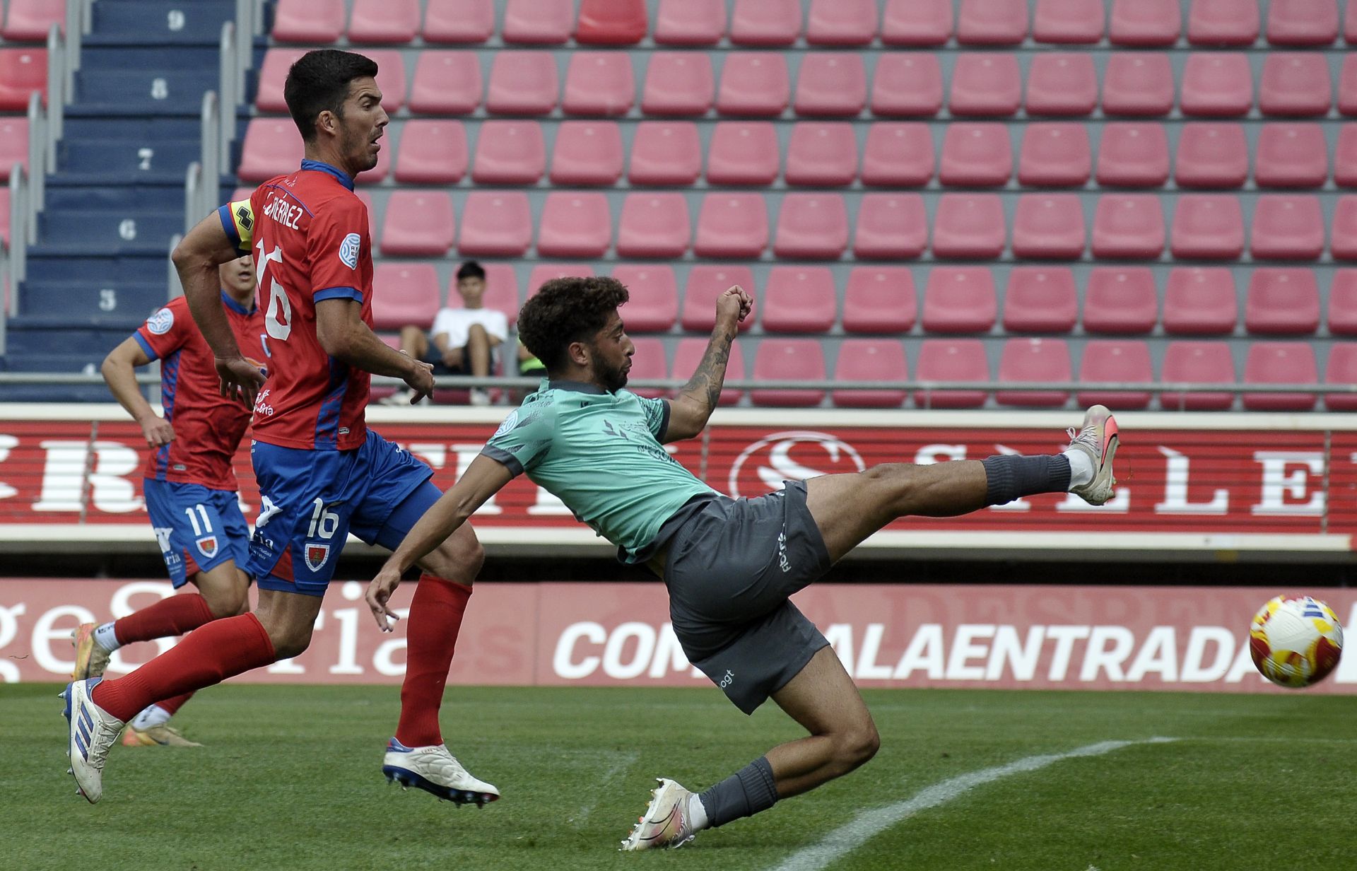 La derrota de la Segoviana en Soria, en imágenes