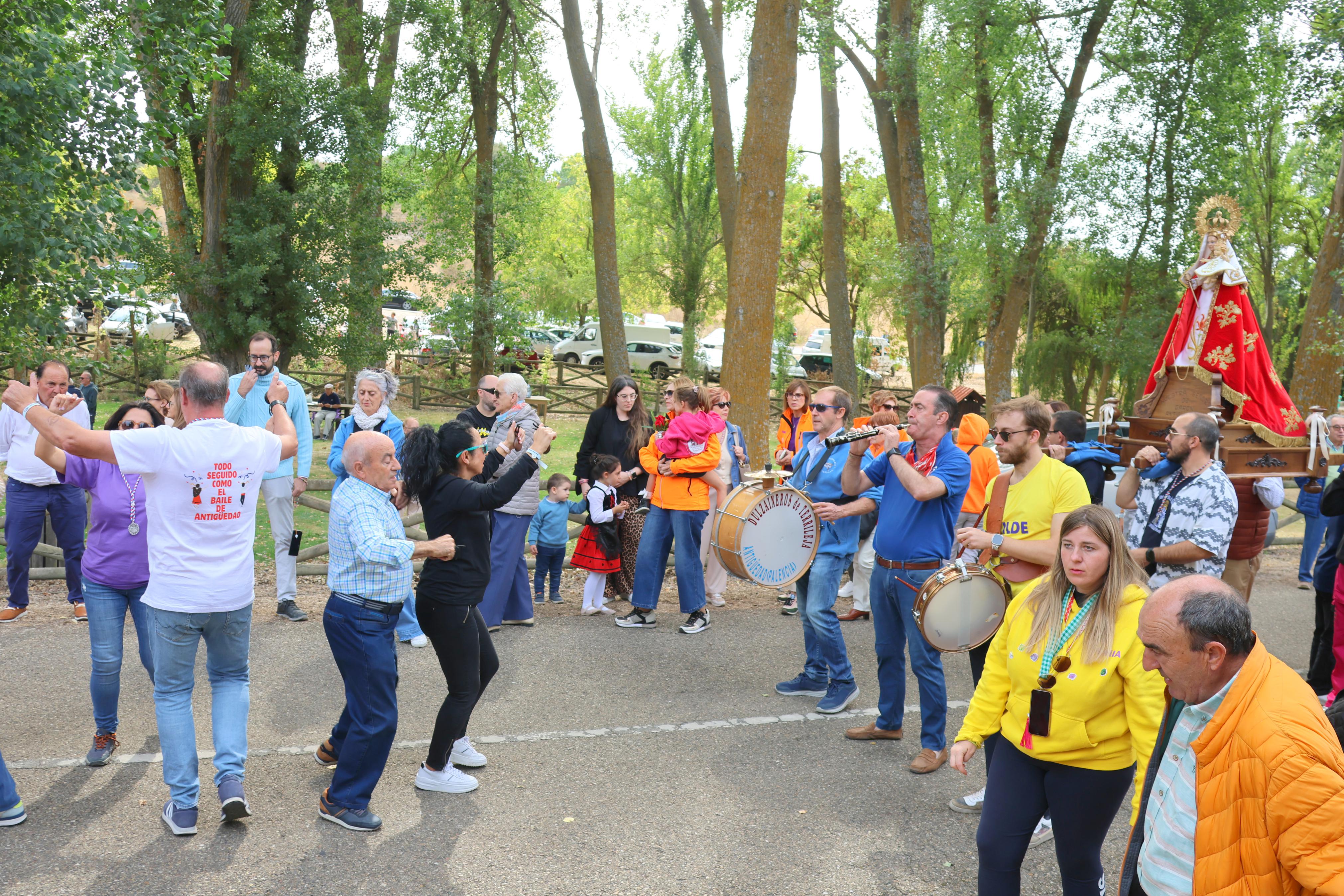 Antigüedad se rinde a la Virgen de Garón