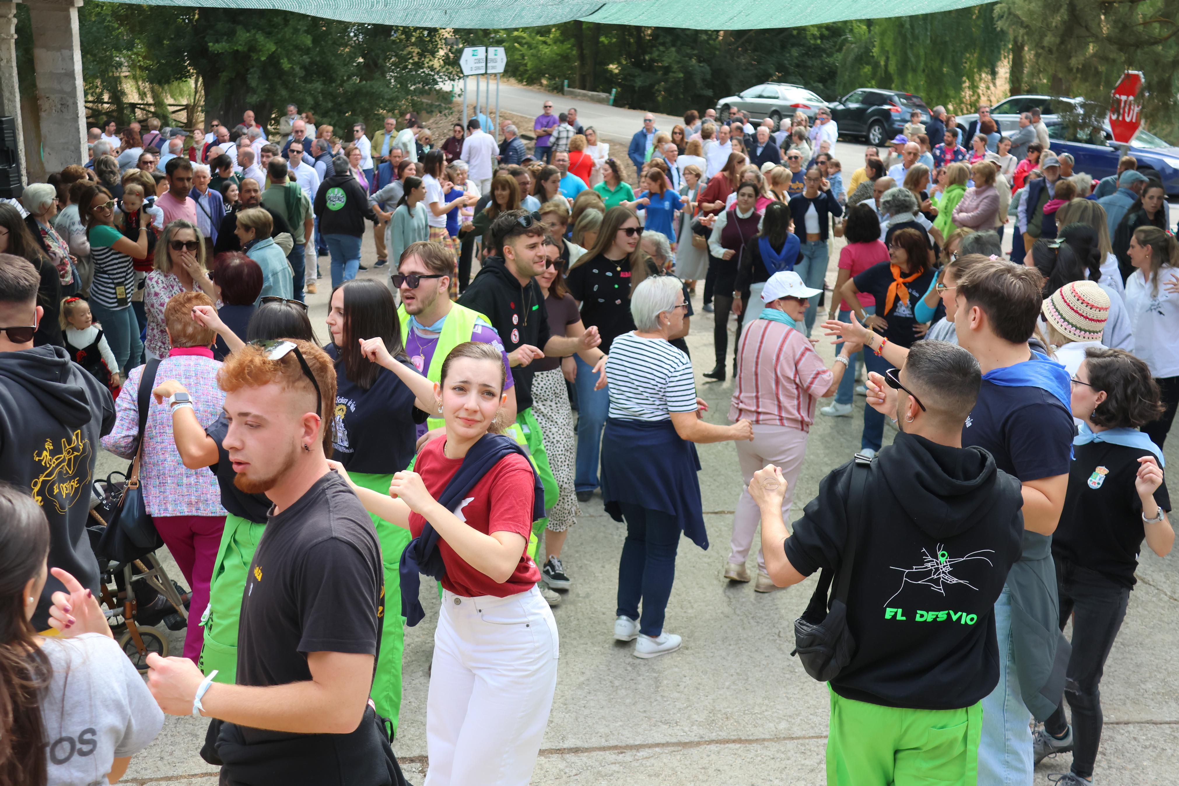 Antigüedad se rinde a la Virgen de Garón