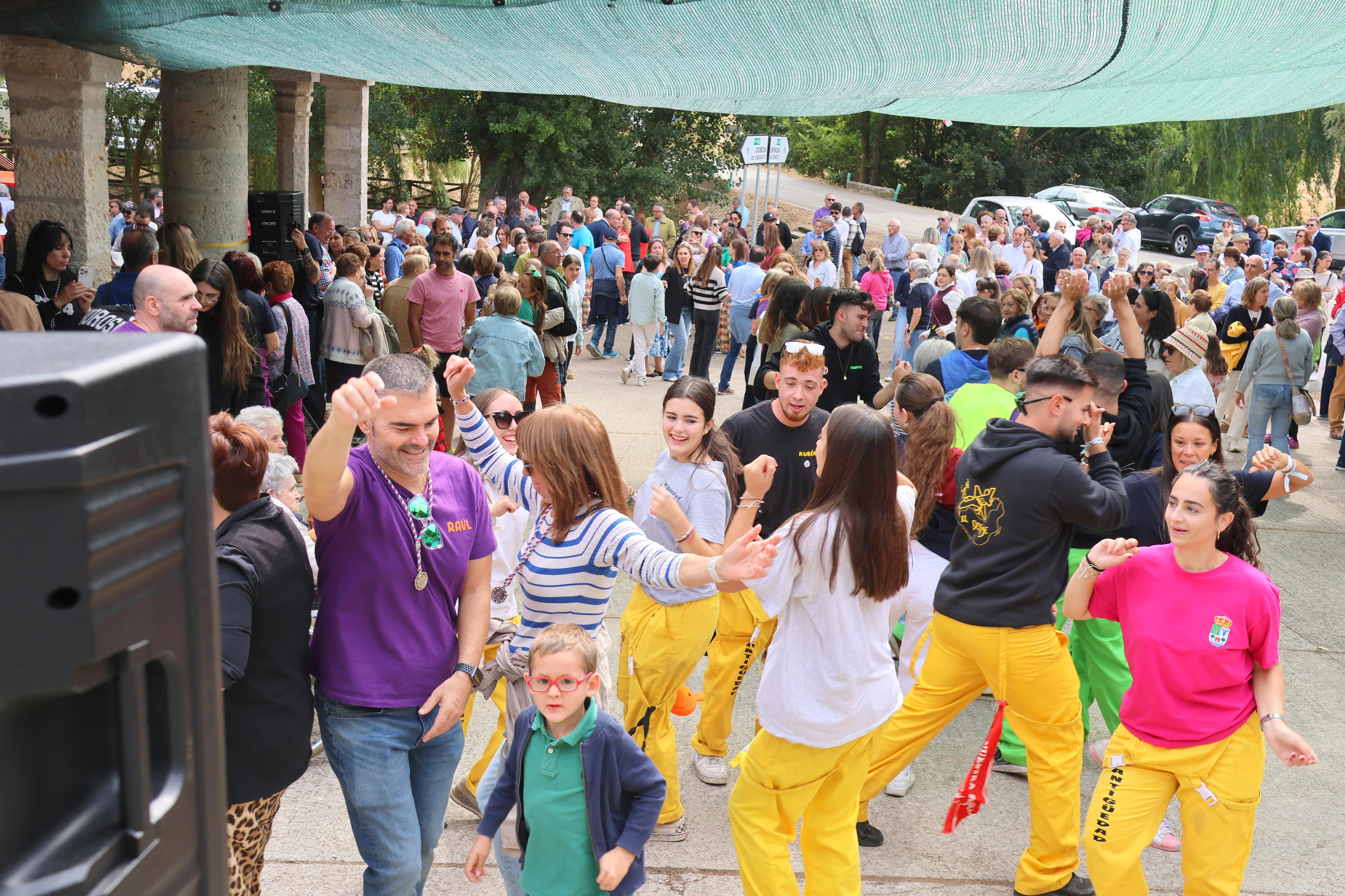 Antigüedad se rinde a la Virgen de Garón