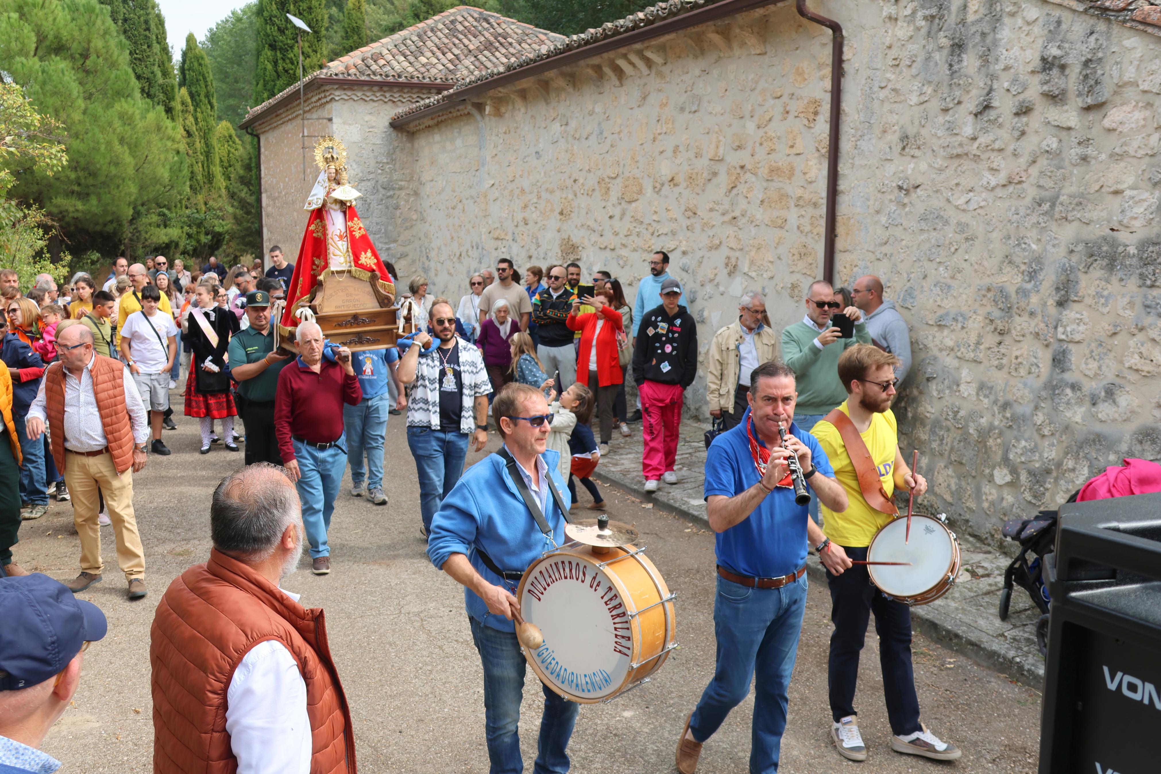 Antigüedad se rinde a la Virgen de Garón