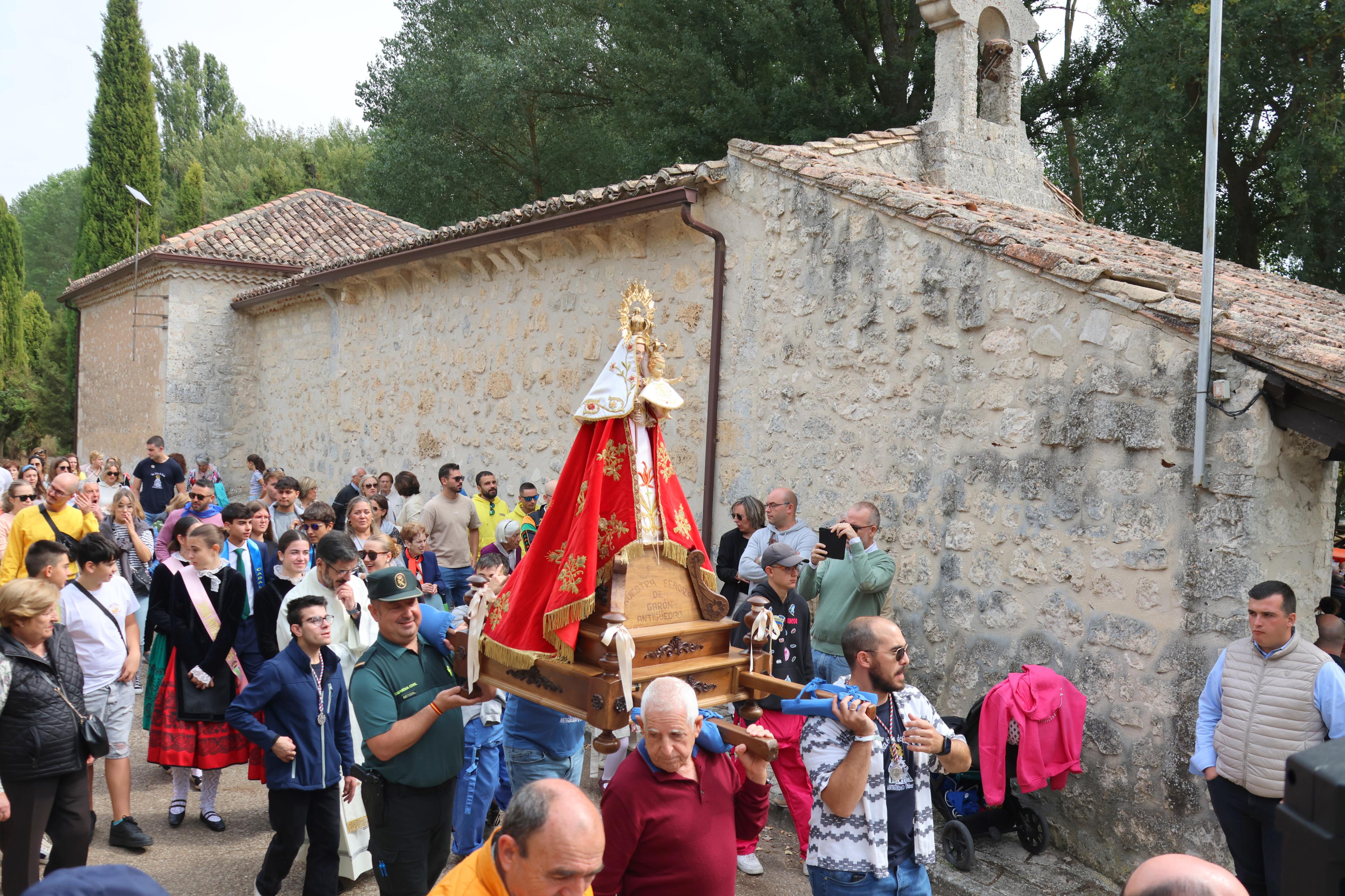 Antigüedad se rinde a la Virgen de Garón