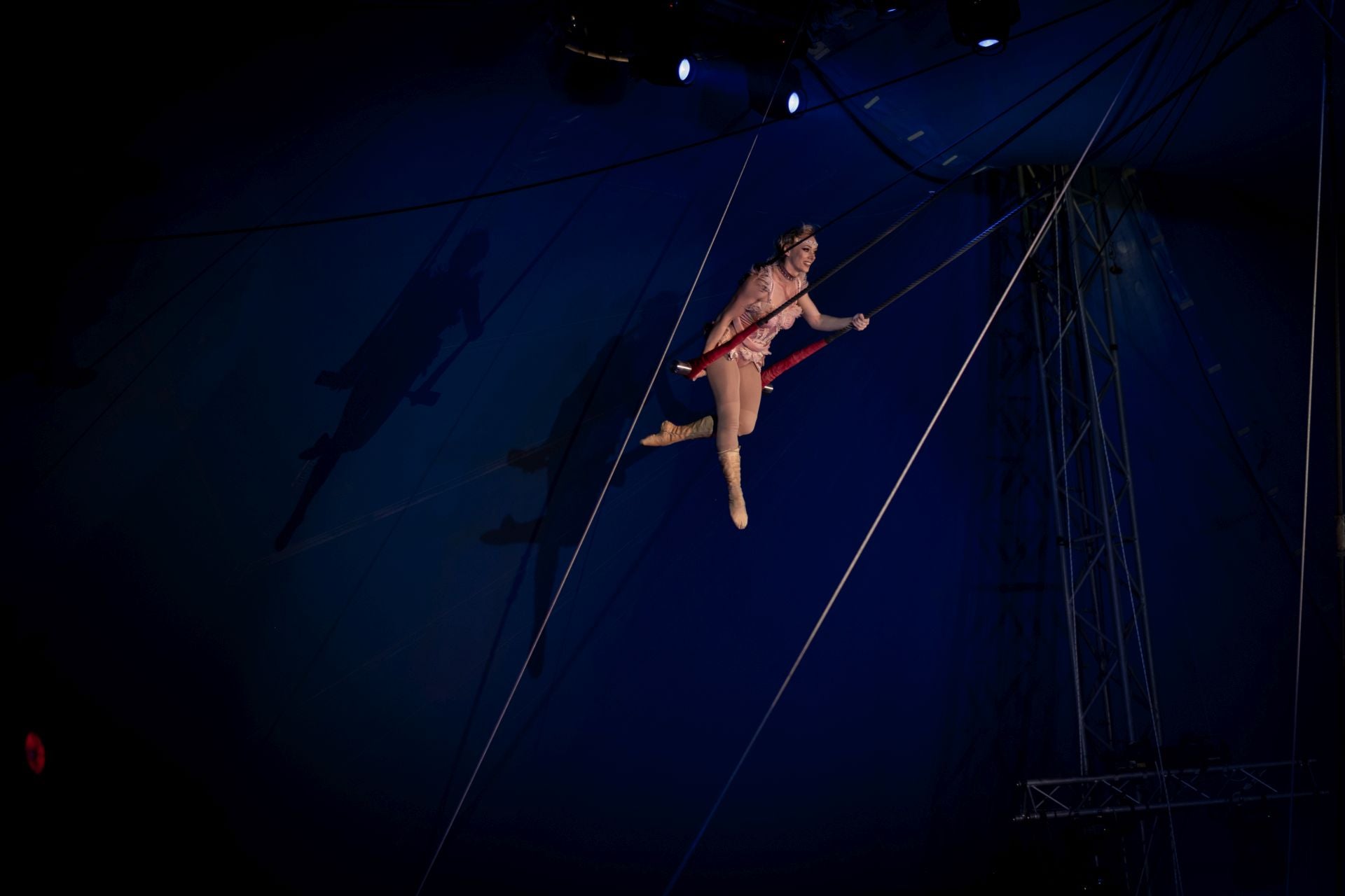 Una acróbata española muere tras caer de un trapecio en un circo alemán | El Norte de Castilla