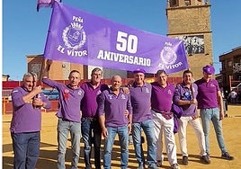 La Peña El Vítor, en la plaza de España, durante las presentes fiestas de Mayorga