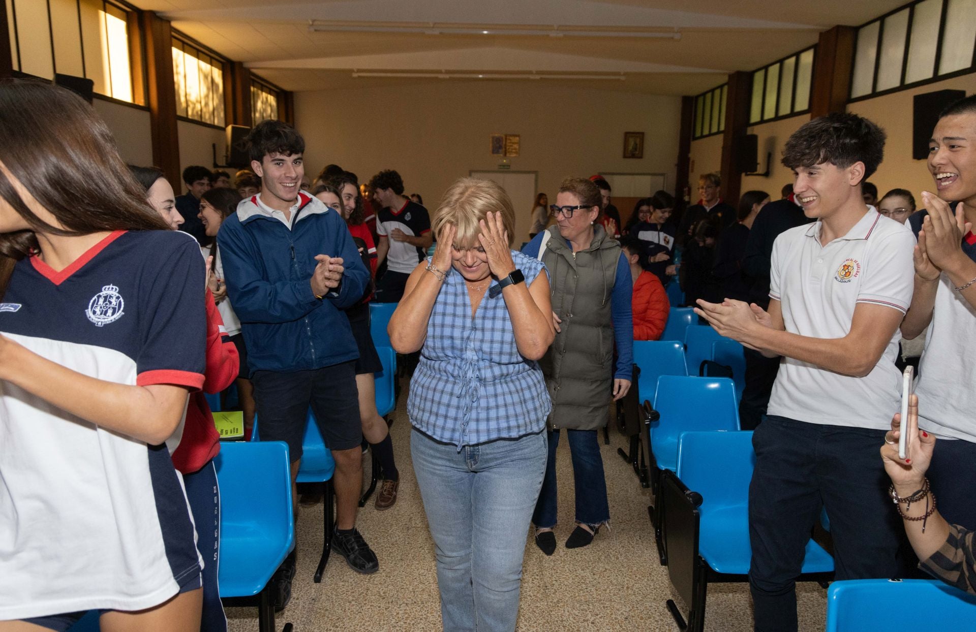 Las imágenes de la jubilación de &#039;Sela&#039;, el alma del colegio Huelgas Reales