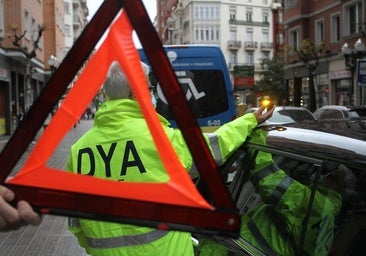 La DGT avisa: se acaba el tiempo para usar los triángulos y no todas las balizas son legales