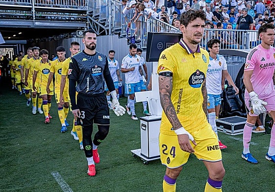 Juric comanda la salida de los jugadores del Real Valladolid en el partido del 6 de septiembre ante el Real Zaragoza