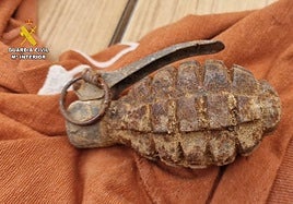 Granada encontrada en una vivienda en Villamelendro.
