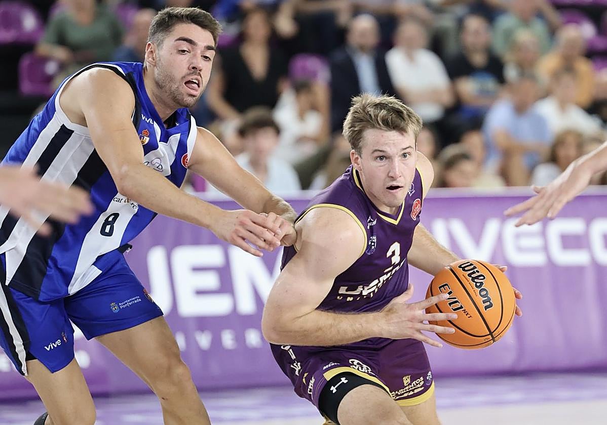 Ice se zafa de un rival, en el encuentro ante Ponferrada.