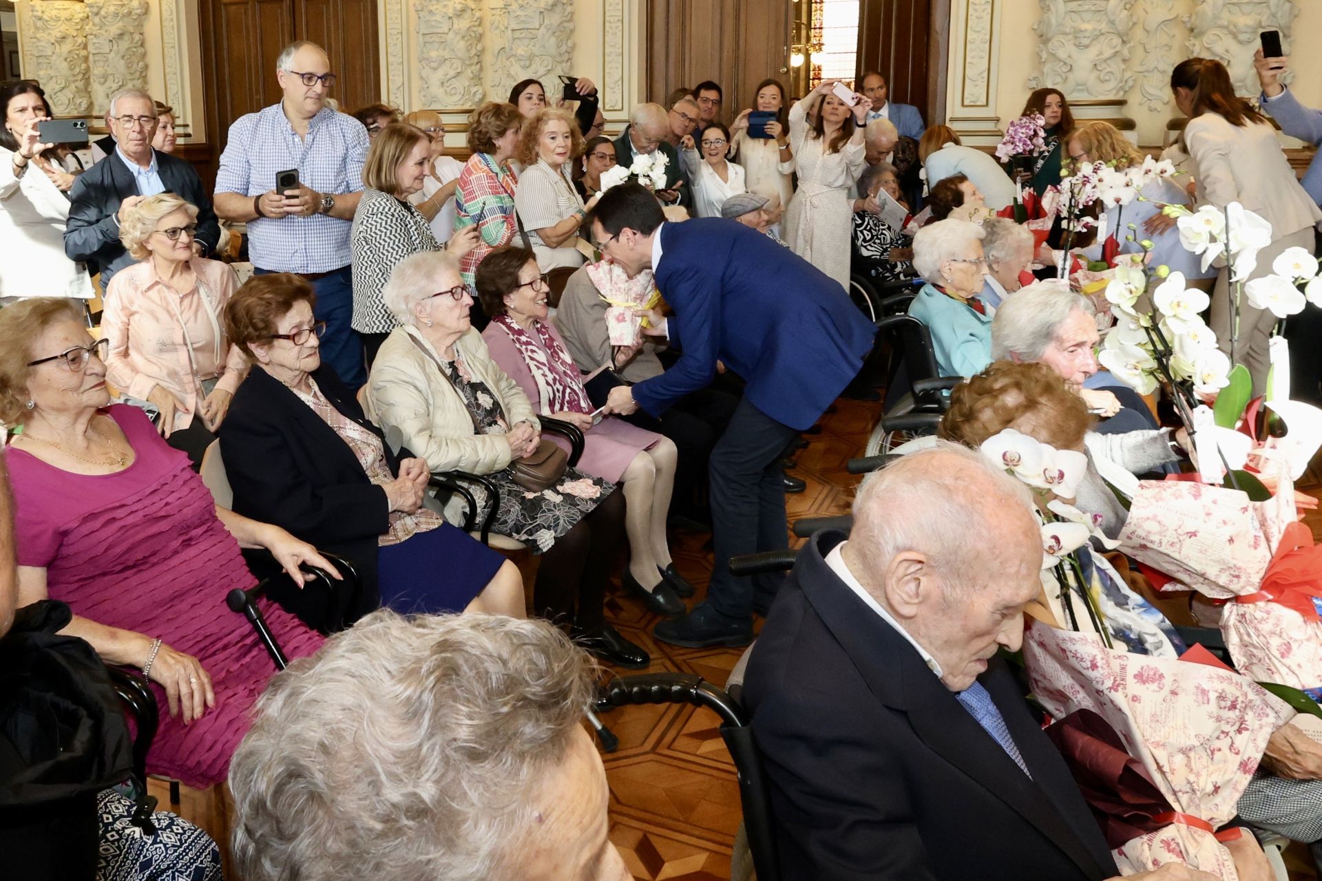 El homenaje a los centenarios de Valladolid, en imágenes