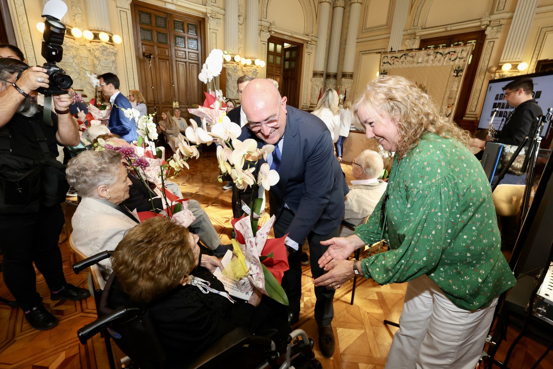 El homenaje a los centenarios de Valladolid, en imágenes