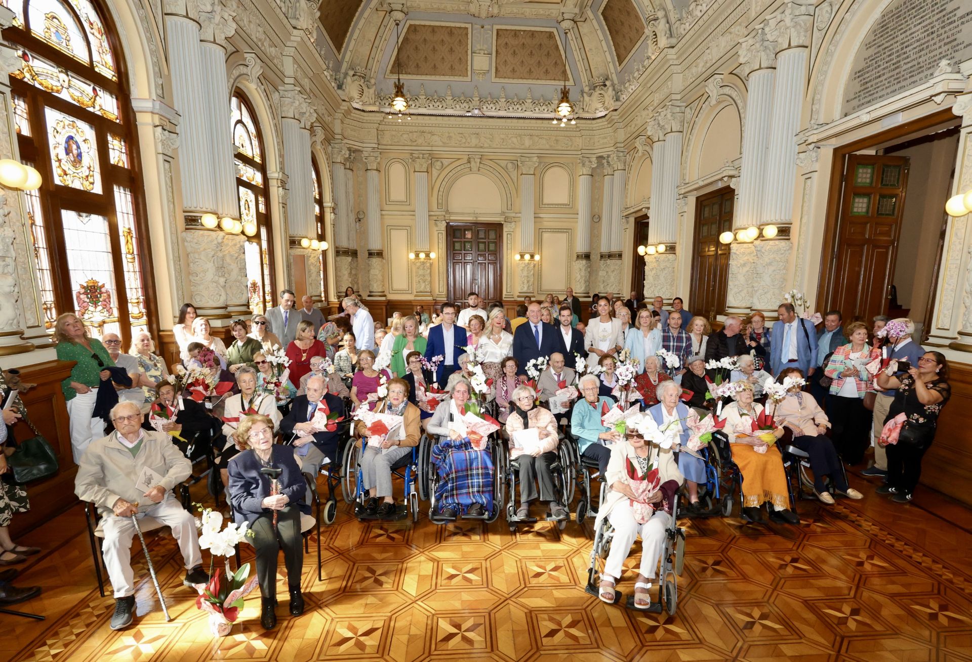 El homenaje a los centenarios de Valladolid, en imágenes