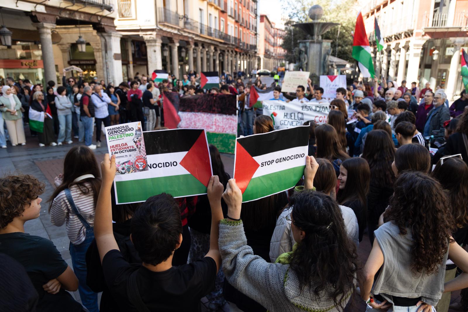 Estudiantes que se han manifestado por Palestina en Fuente Dorada.