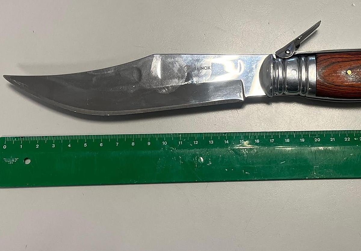 Arma blanca interceptada por la Policía Local de Valladolid al conductor.