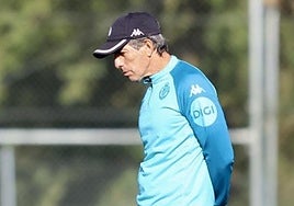Guillermo Almada, durante el entrenamiento del pasado martes en los Campos Anexos.