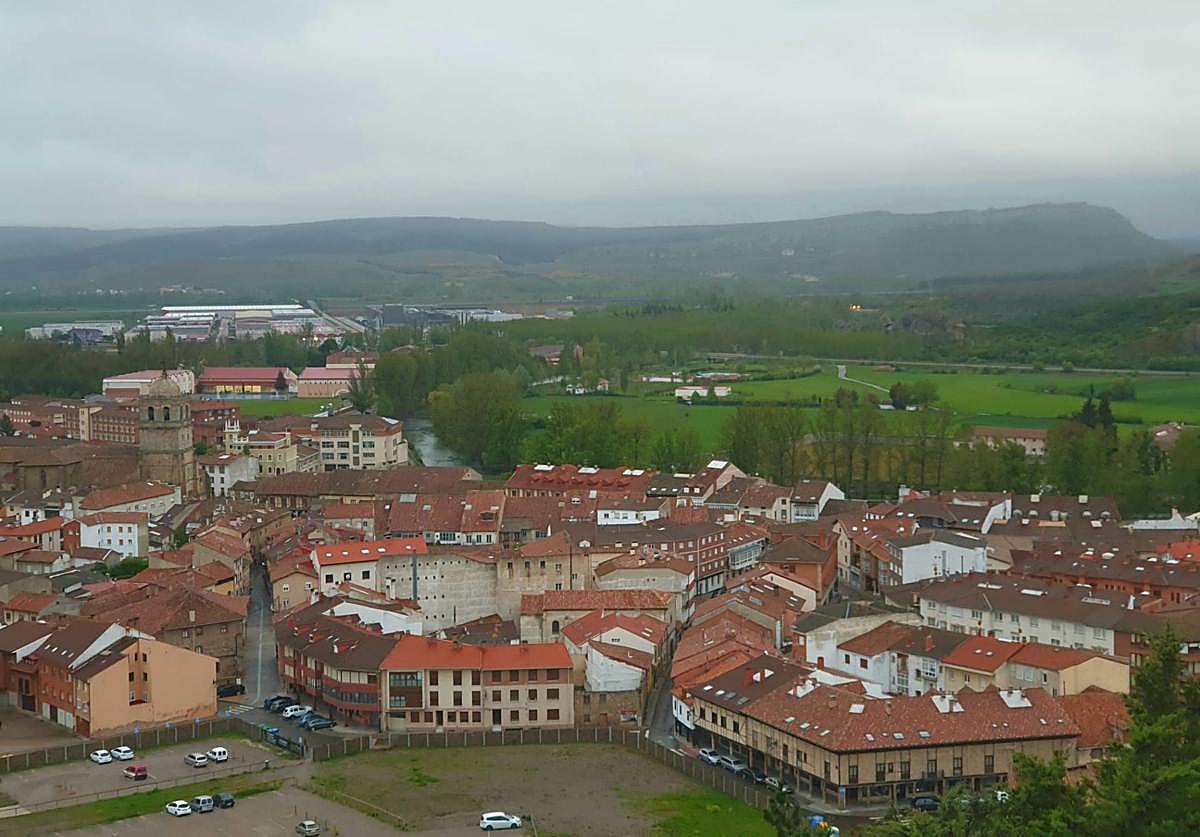 Al fondo a la derecha, terrenos del plan Vega de las Claras.