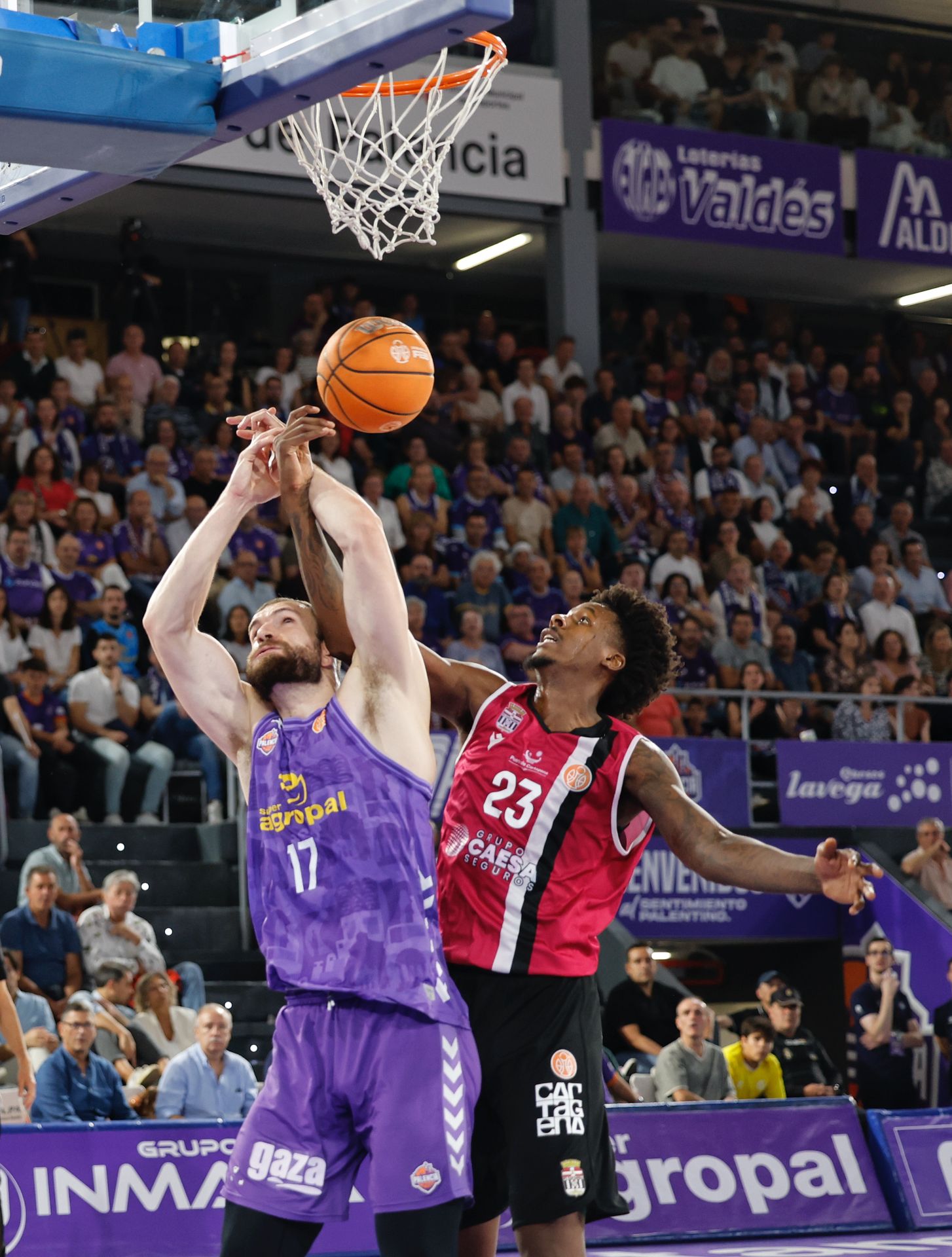 Primera victoria en casa