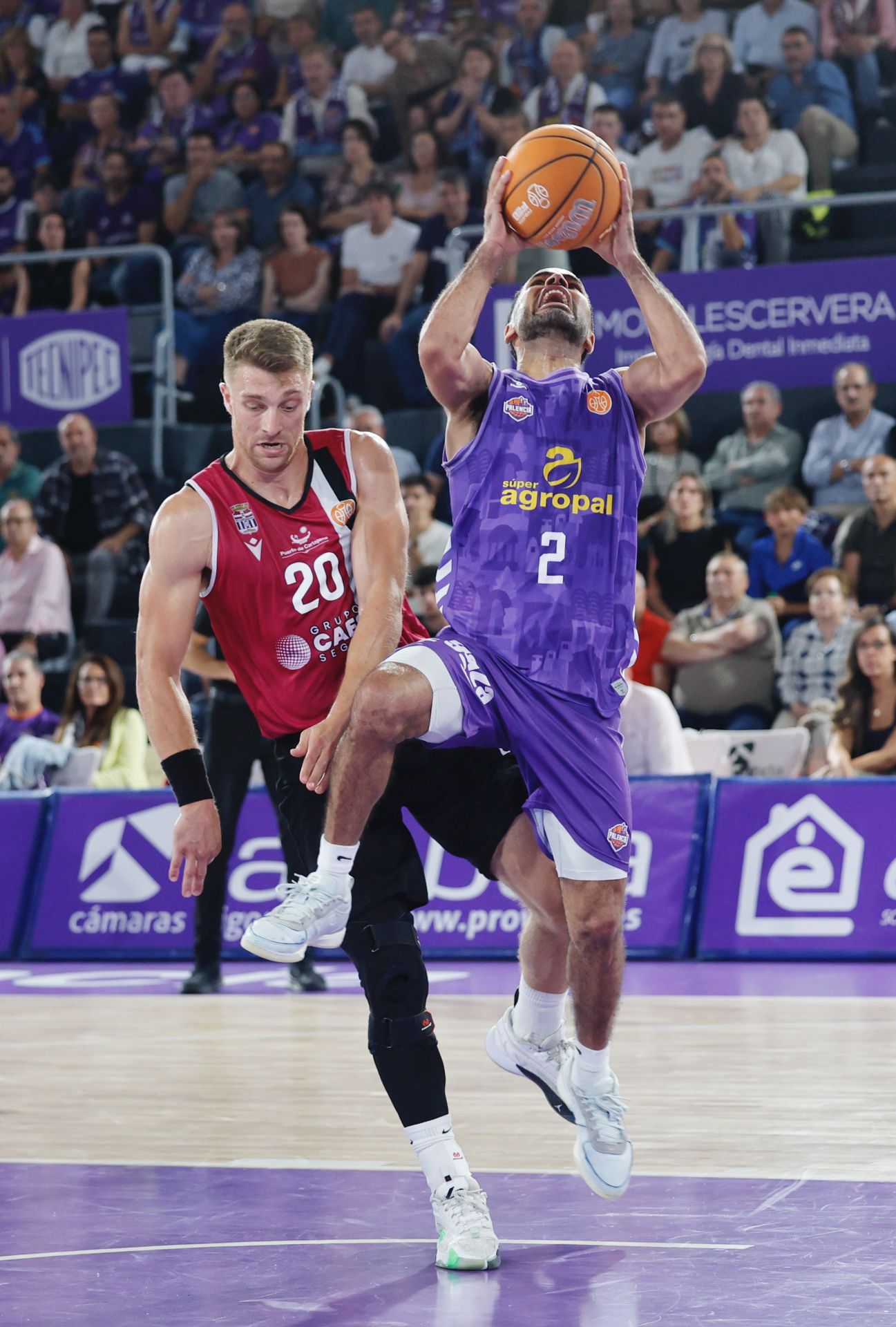 Primera victoria en casa