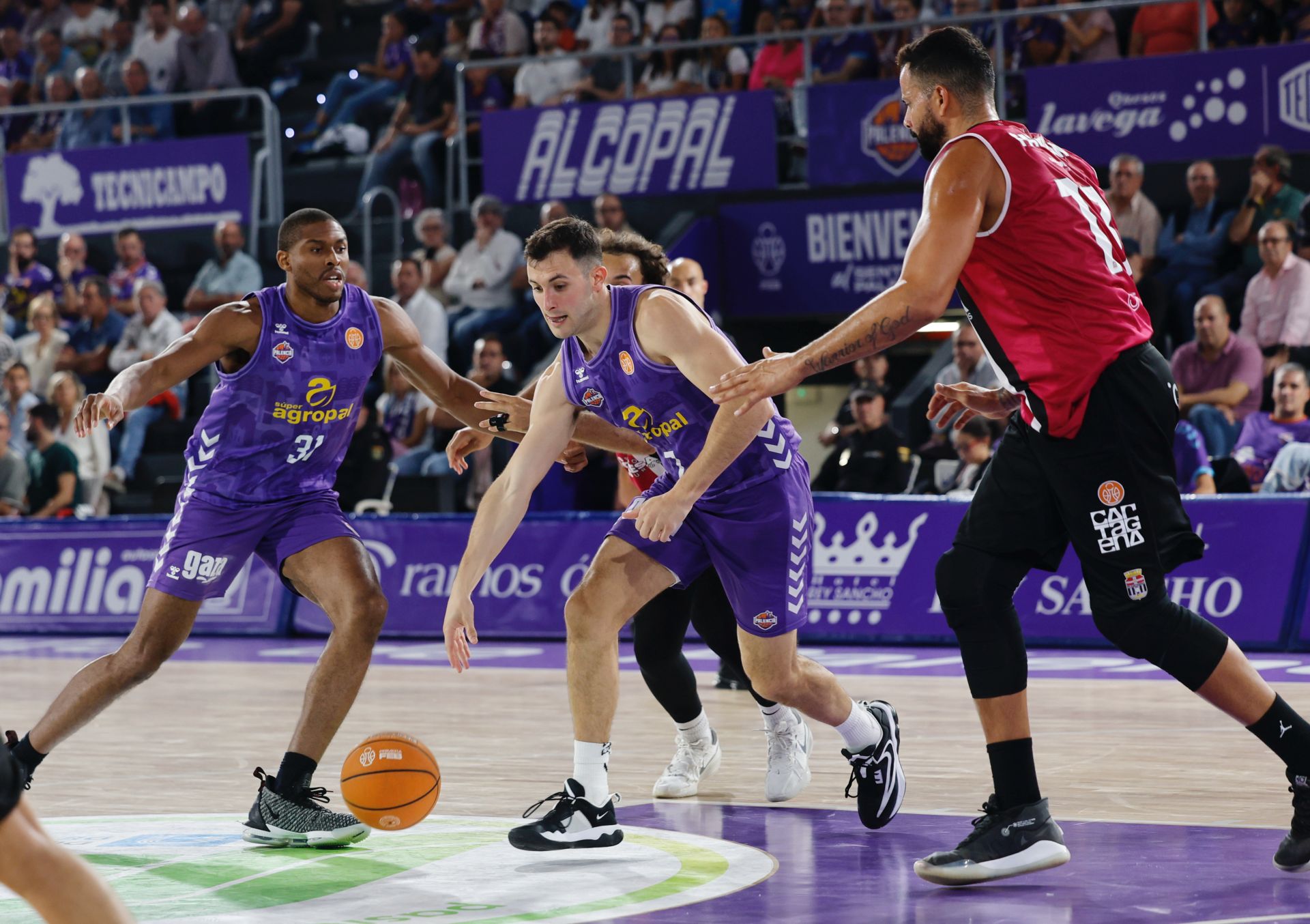 Primera victoria en casa