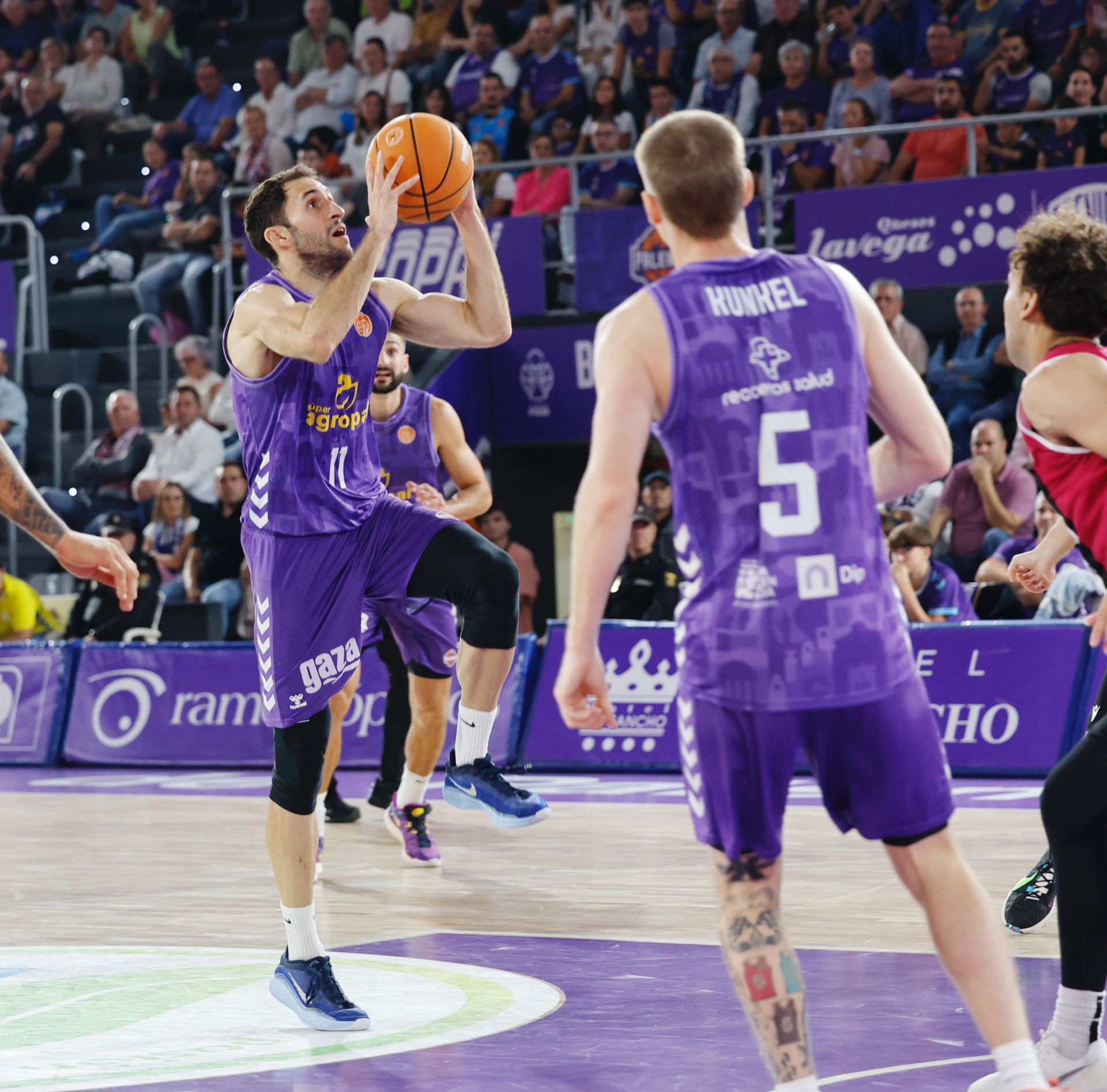 Primera victoria en casa