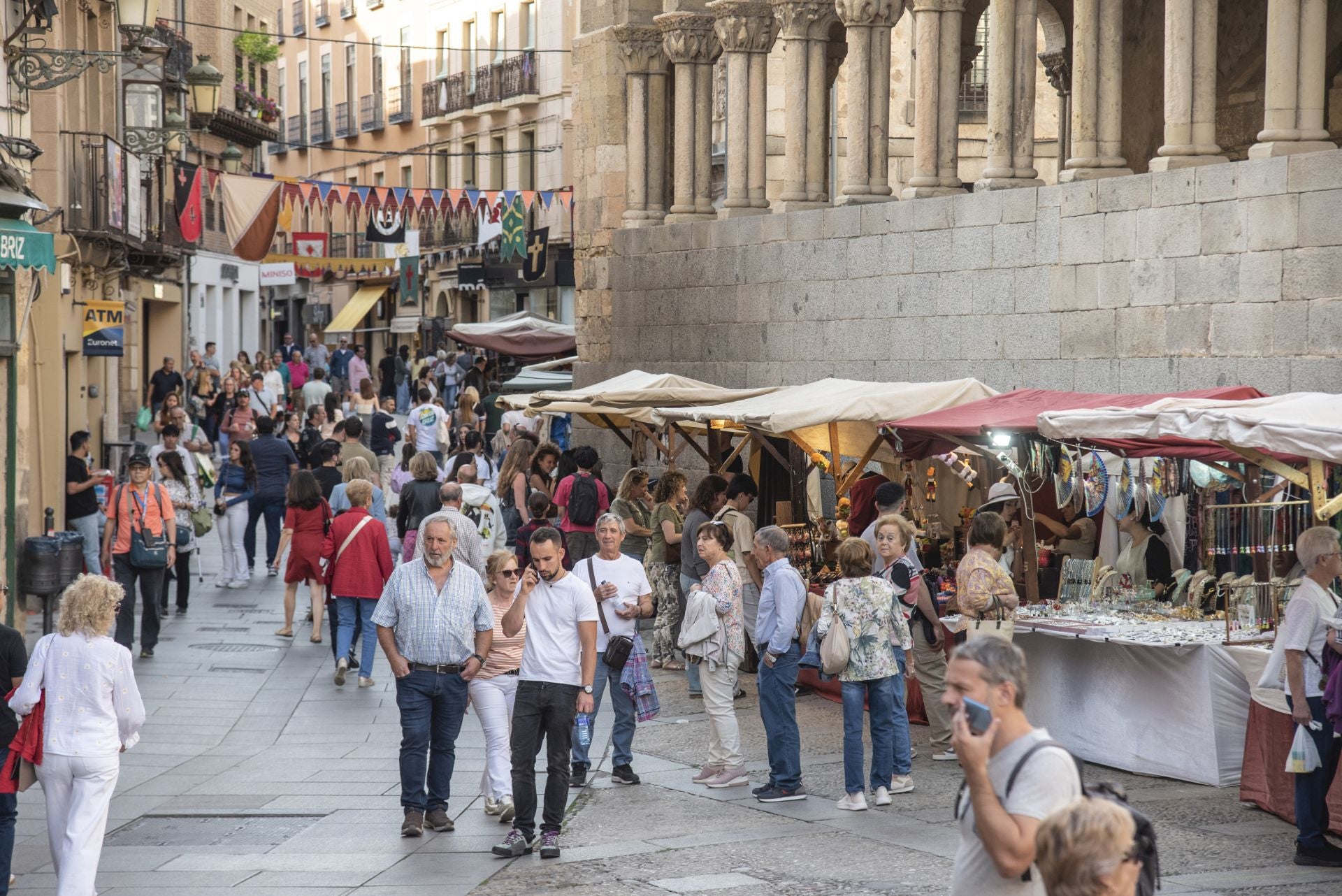 Las horas previas a la proclamación de Isabel, en imágenes