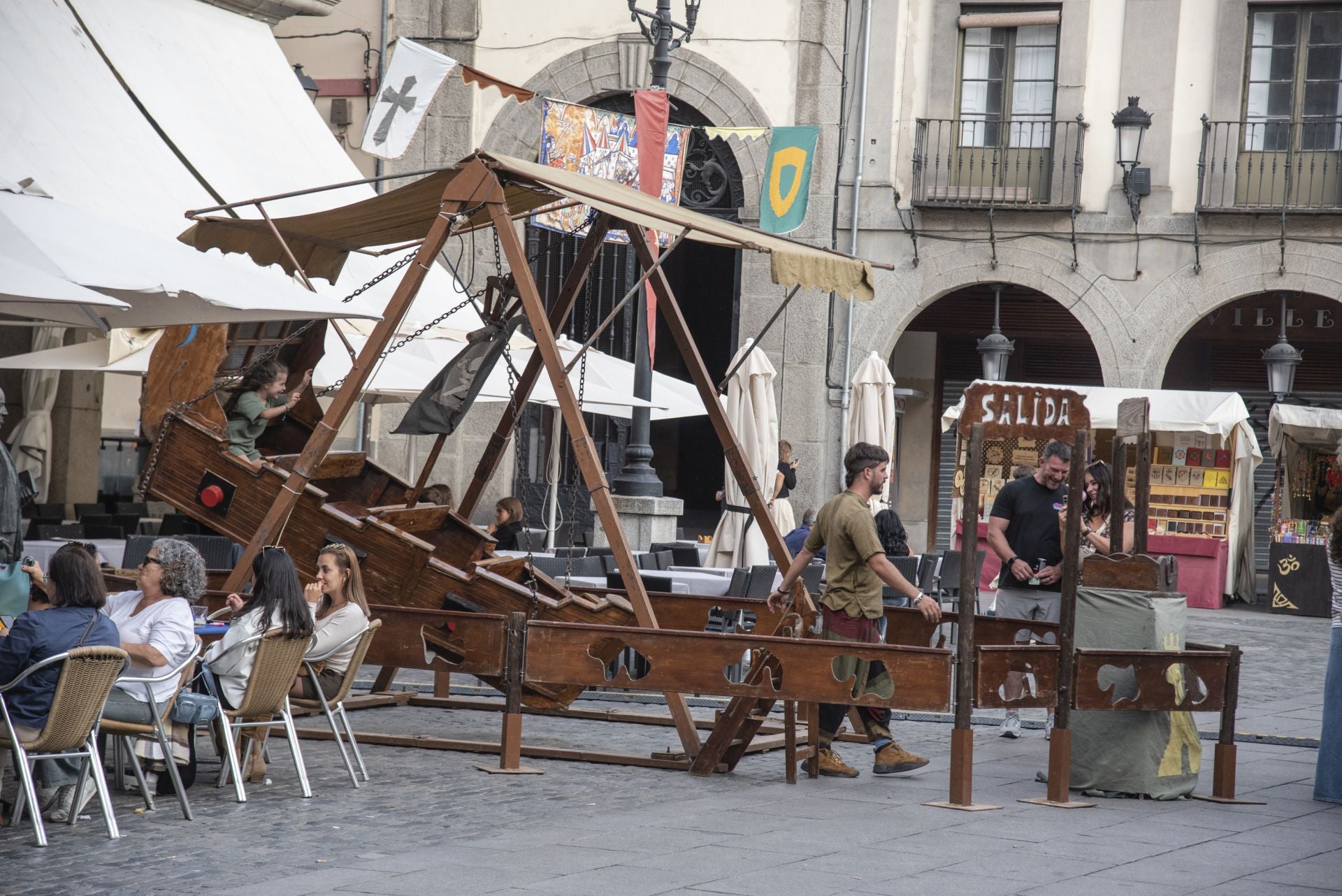 Las horas previas a la proclamación de Isabel, en imágenes