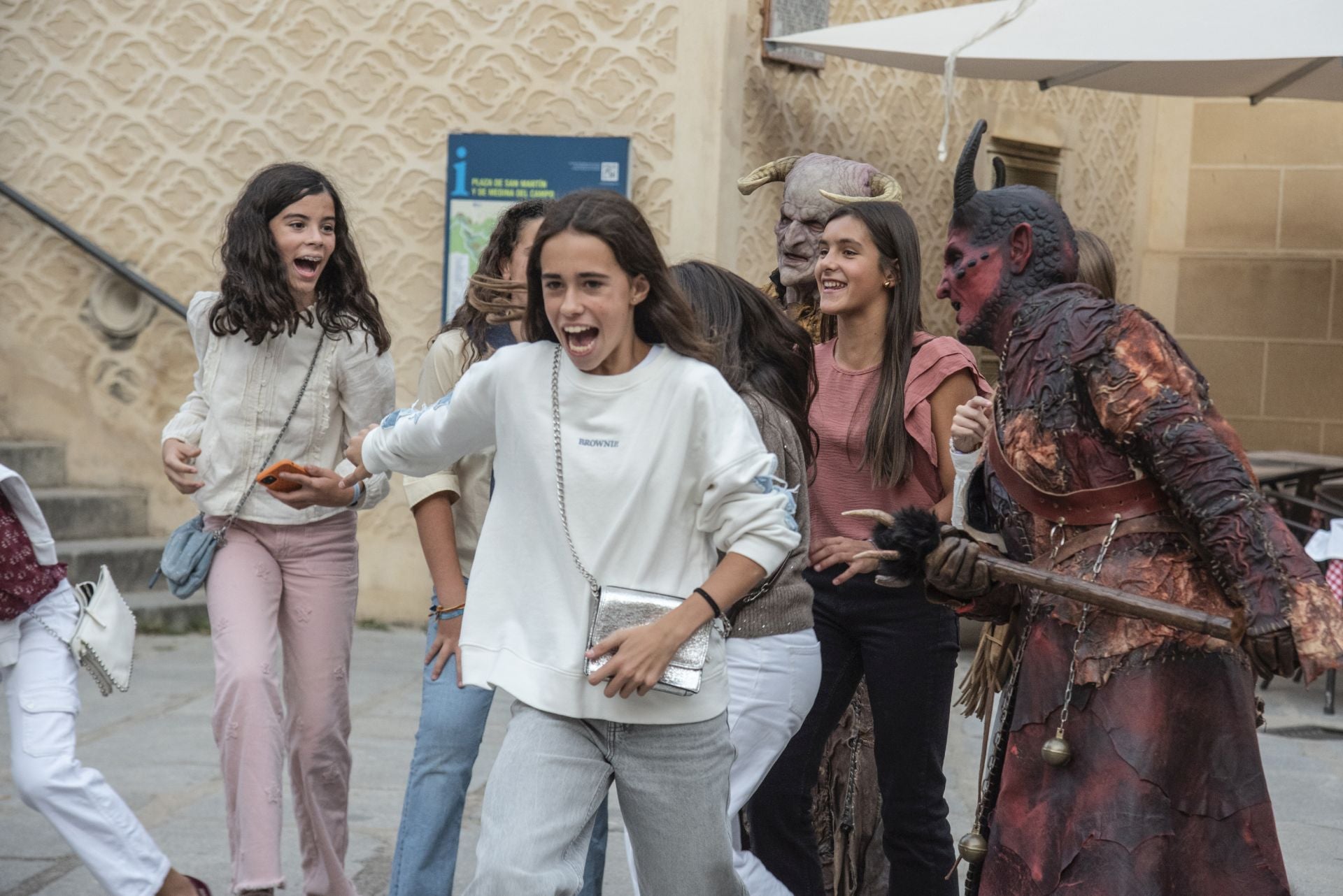 Las horas previas a la proclamación de Isabel, en imágenes