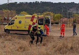 Momento del rescate al menor en Cabezón de Pisuerga, este viernes por la mañana.