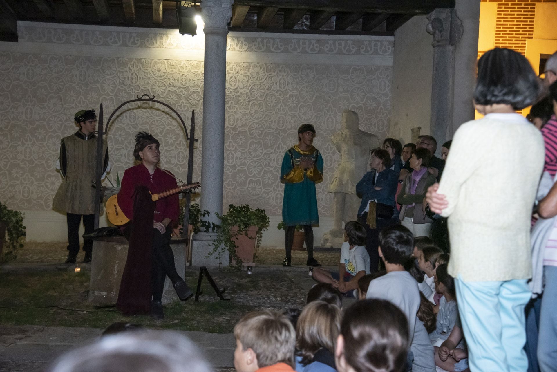 Las horas previas a la proclamación de Isabel, en imágenes