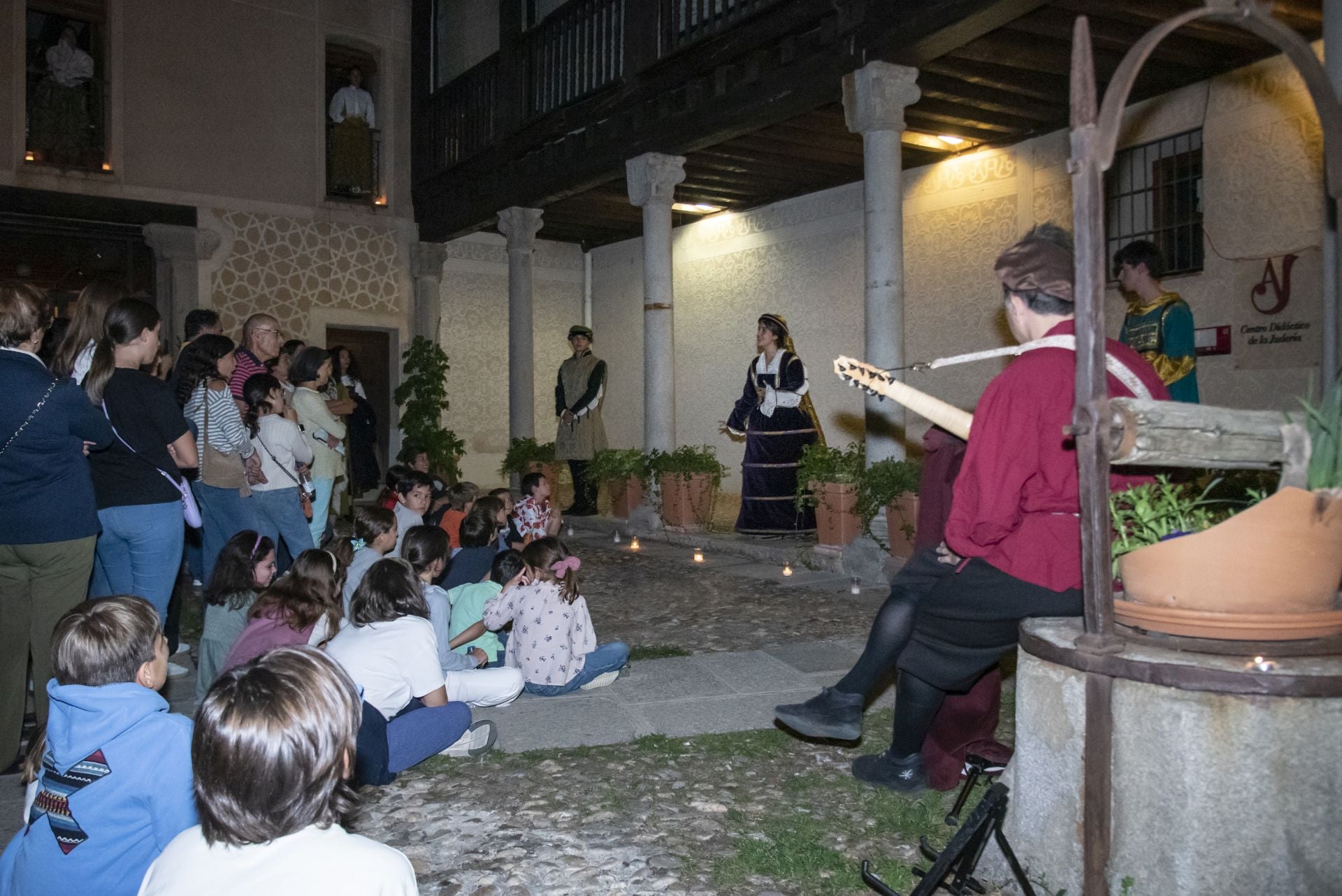 Las horas previas a la proclamación de Isabel, en imágenes