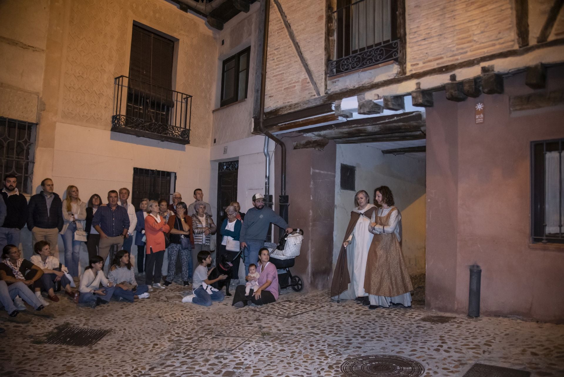 Las horas previas a la proclamación de Isabel, en imágenes