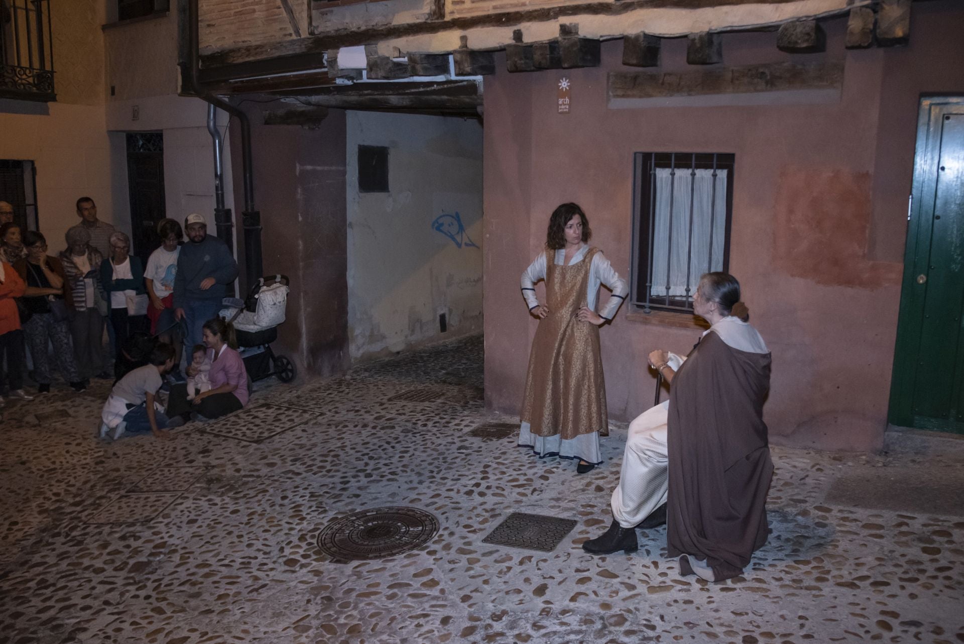 Las horas previas a la proclamación de Isabel, en imágenes